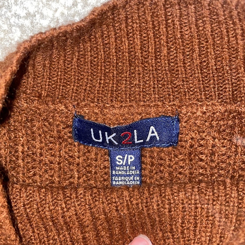 Sweater - Picture 3 of 4
